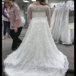 wedding dress WITH TAGS